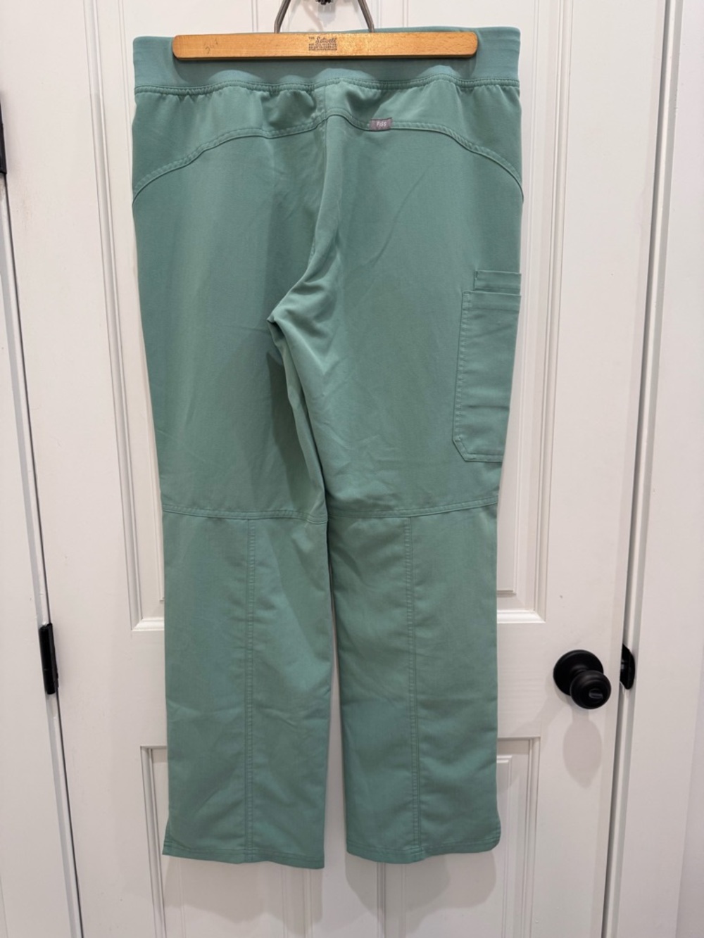 Figs Jade Scrub Set- Small Rafaela Medium Cade Cargo - Picture 10 of 14